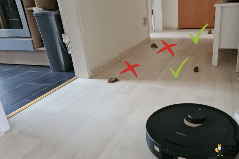 Das Testergebnis des Roborock Q Revo beim Hinderniserkennungstest von Hundehaufen ist zu sehen.